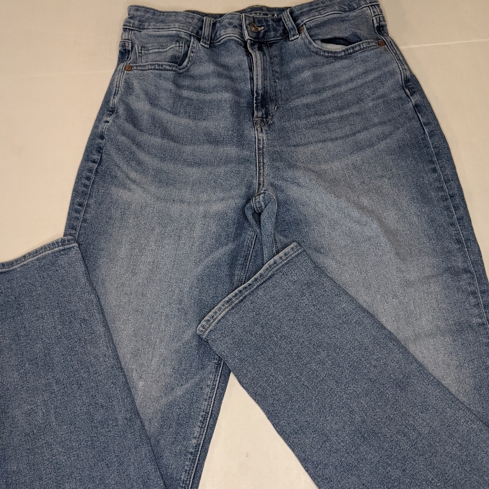 American Eagle Womens High Rise Mom Jeans Size  10 XLong, light Blue Denim